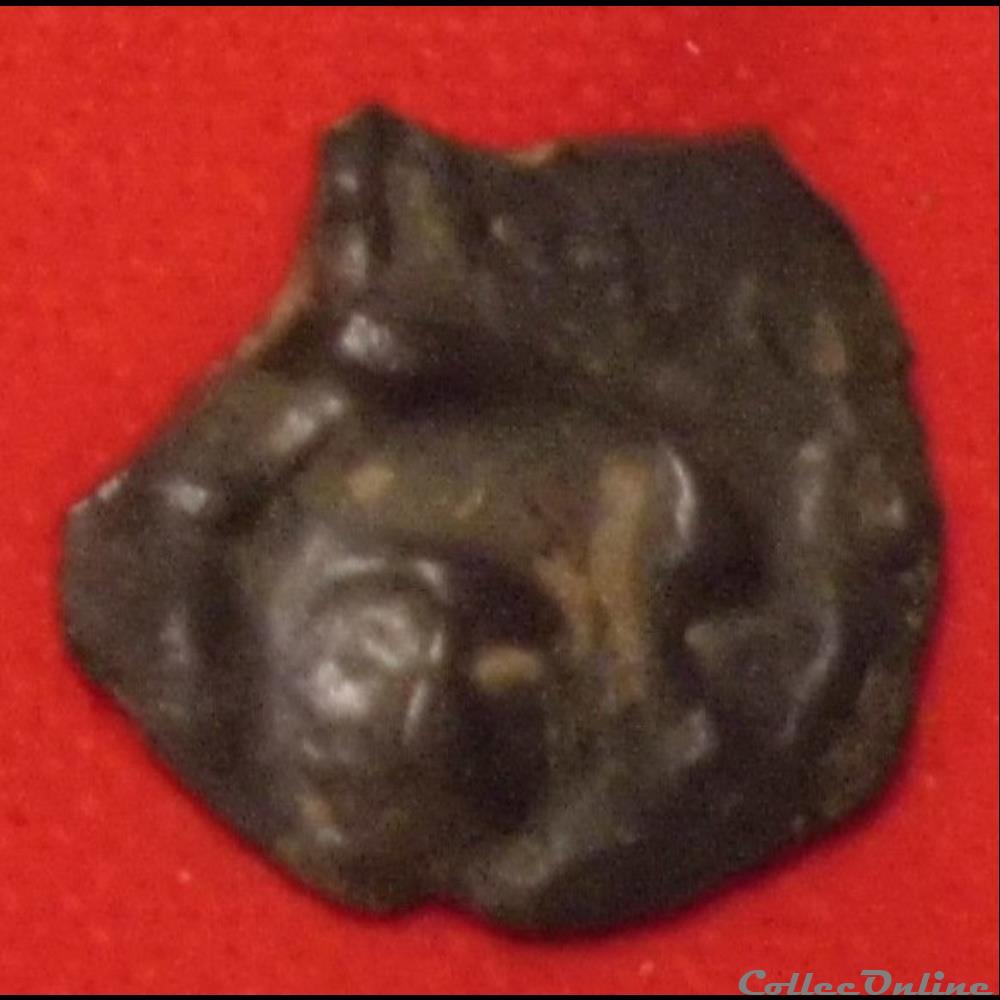 Haute et Moyenne Seine - Incertaine - Potin au sanglier et à la tête coupée monnaies antiques celtes haute et moyenne seine incertaine potin au sanglier et a la tete coupee