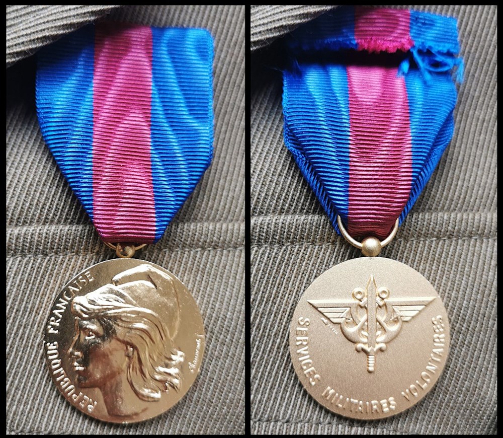 Médaille des Services militaires volontaires (1975) militaria medailles insignes medaille des services militaires volontaires 1975