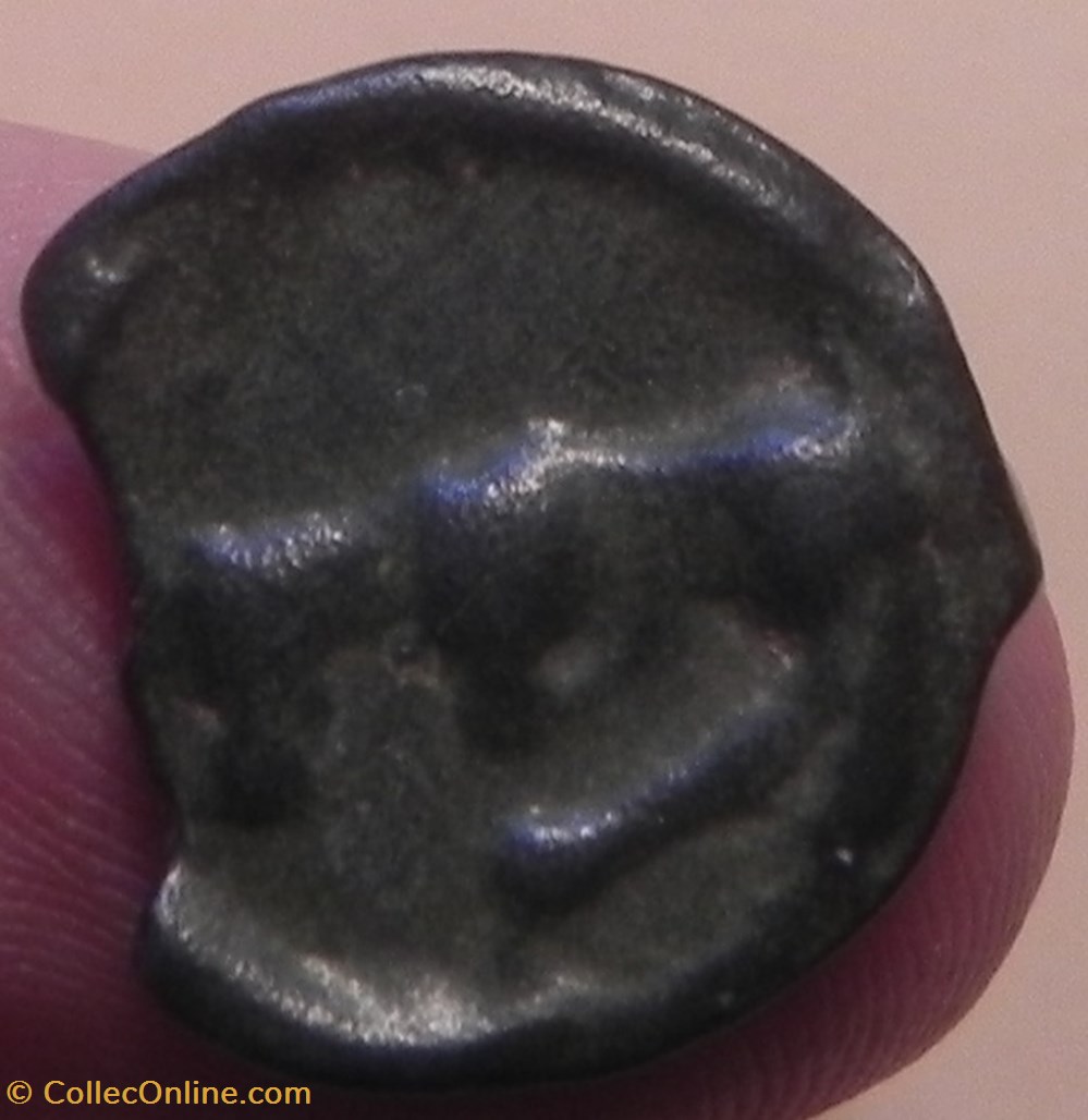 monnaies antiques celtes potin turons a la tete diabolique monnaie inspiration lunaire