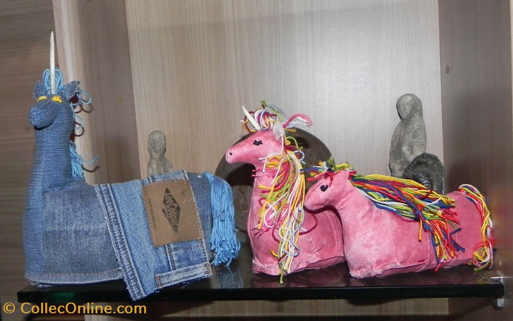 Sculpture zoomorphe bébé licorne en tissu d'ameublement ( licorneau ?) art antiquites sculptures tissus sculpture zoomorphe bebe licorne en tissu ameublement licorneau