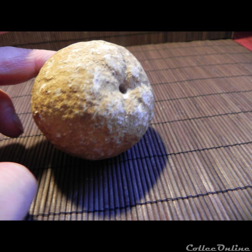 poids sphérique en pierre calcaire antique europe poids spherique en pierre calcaire