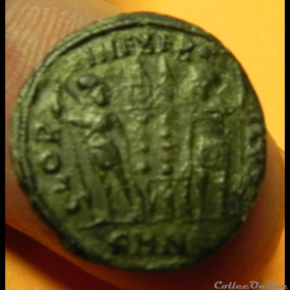 constantin I GLORIA EXERCITVS CAESS 330/335 2 monnaie antique av jc ap romaine constantin i gloria exercitvs caess 330 335