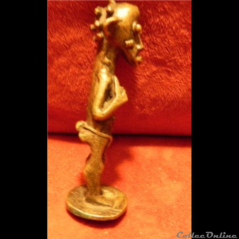 europe poids a or de chefferie ancetre dogon