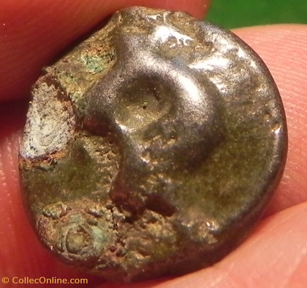 monnaies antiques celtes potin turons a la tete diabolique monnaie inspiration lunaire