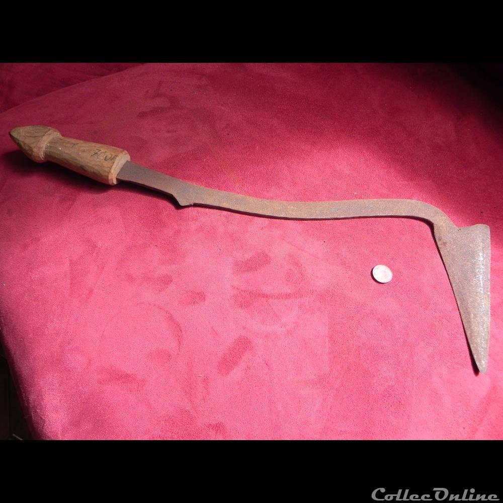 pré-monnaies de fer arme de jet "épée faucille" primitive romaine pre monnaies de fer arme de jet epee faucille