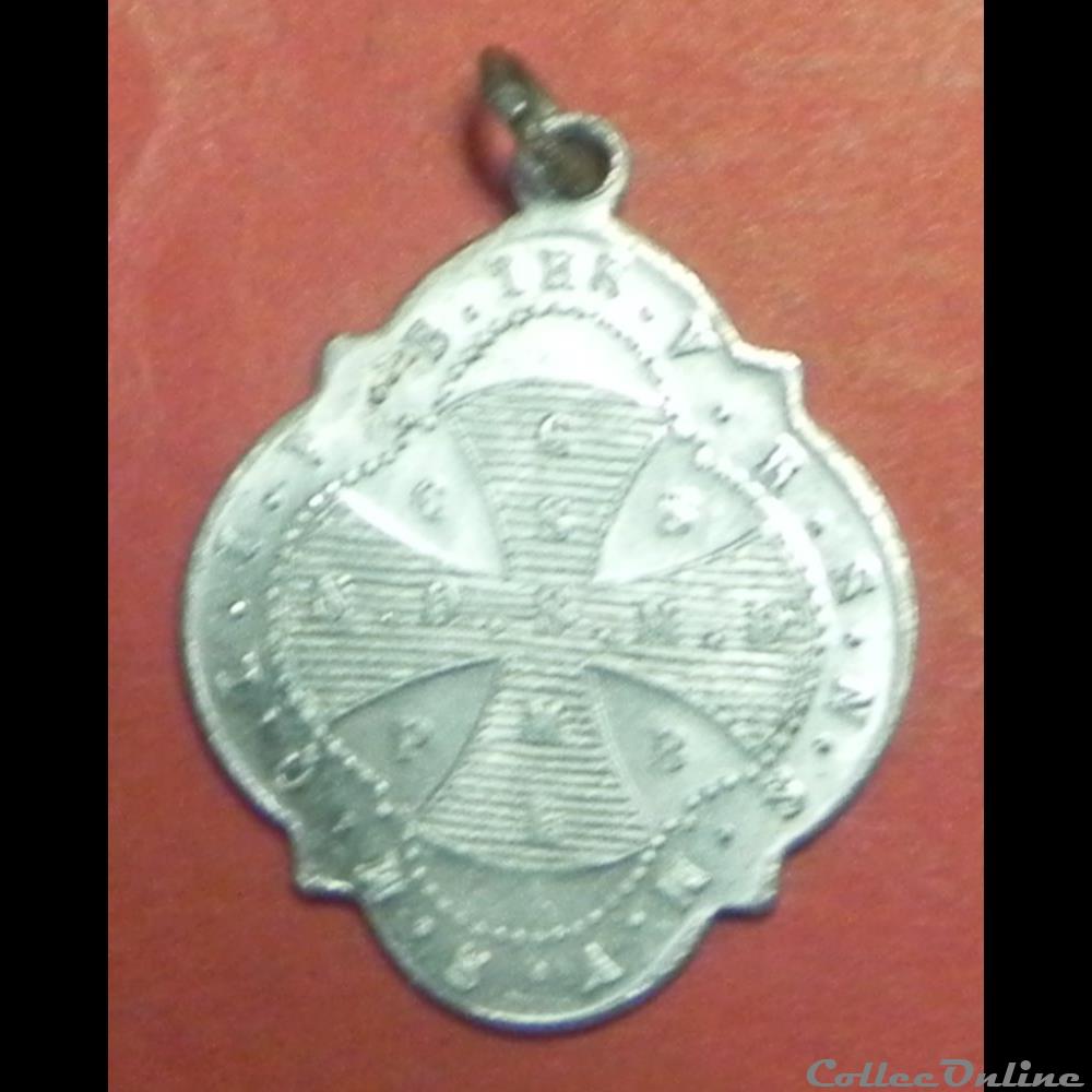 médaille de saint Benoit religieuse medaille de saint benoit