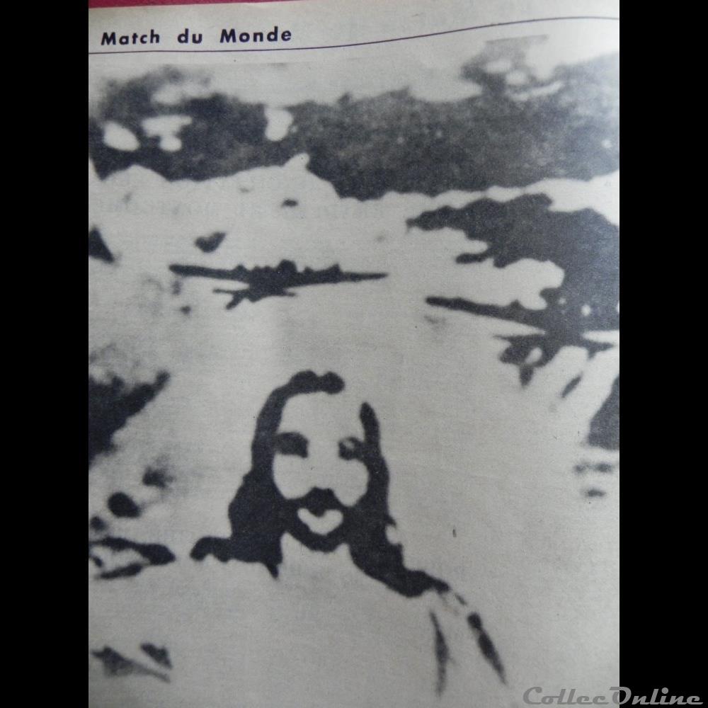 militarium revue journaux mandat territoriaux paris match 1951 coree photo jesus en plein bombardement
