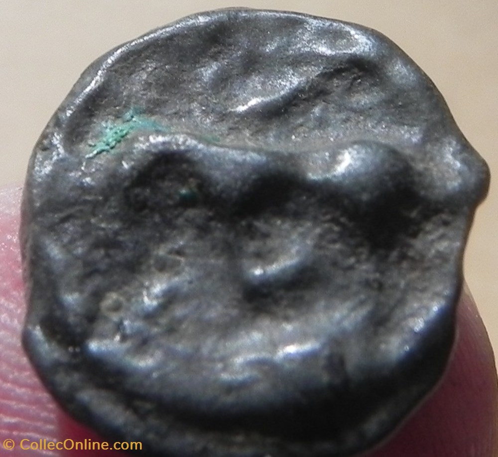 monnaies antiques celtes potin turons a la tete diabolique monnaie inspiration lunaire