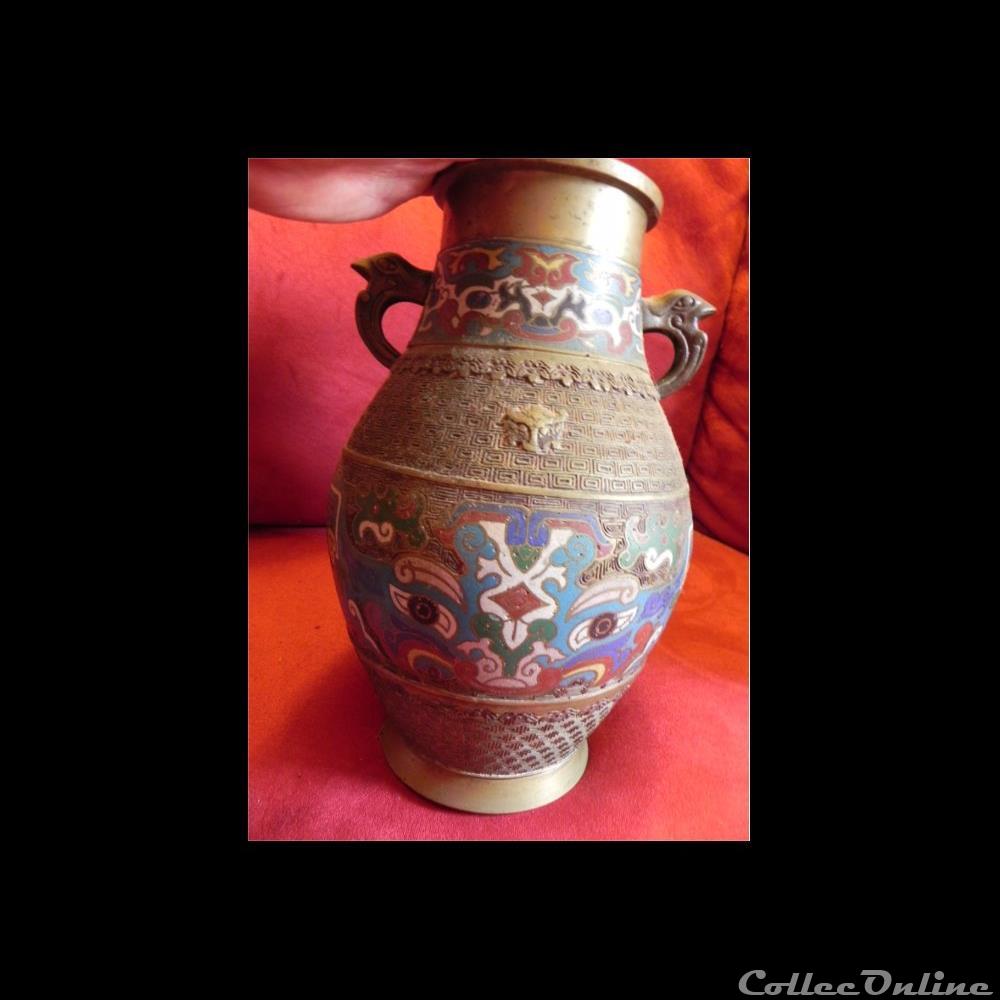 paire de vases de bronze en émail cloisonné 5 art antiquite asiatique yorouba paire de vases de bronze en email cloisonne