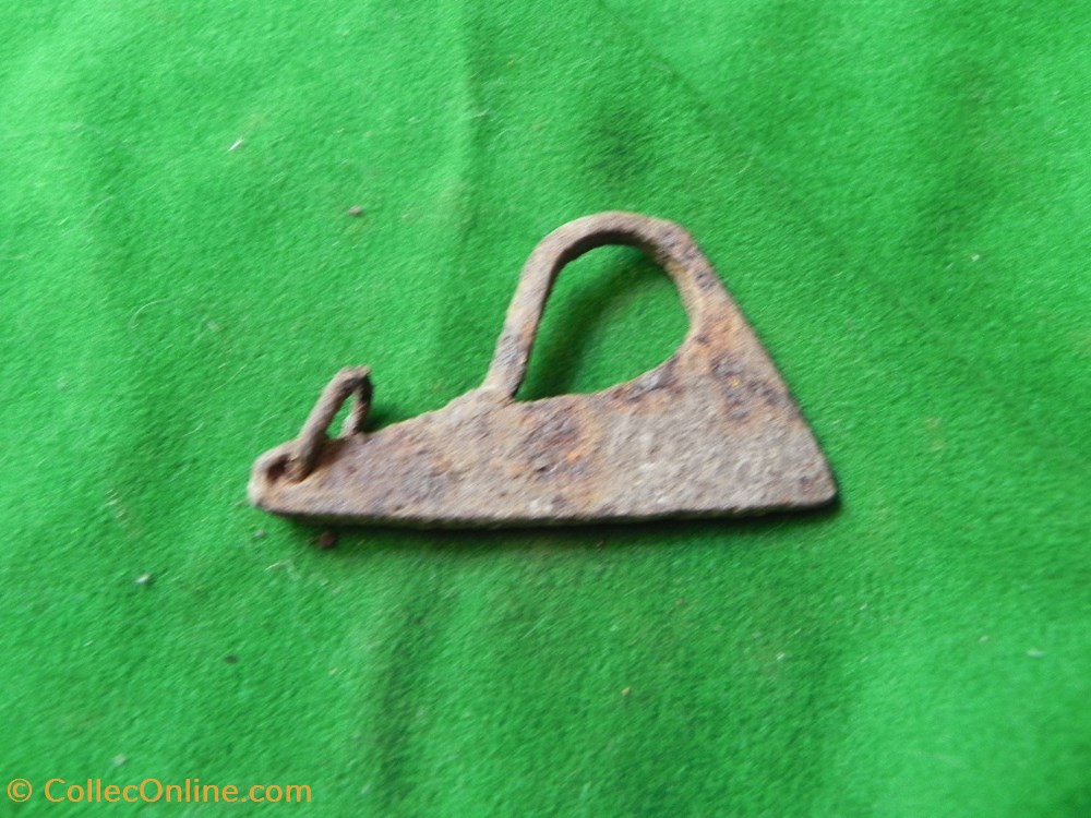 briquet trouvé sur le champ de bataille de Nicopolis. 1396. art antiquite europe briquet trouve sur le champ de bataille de nicopolis 1396
