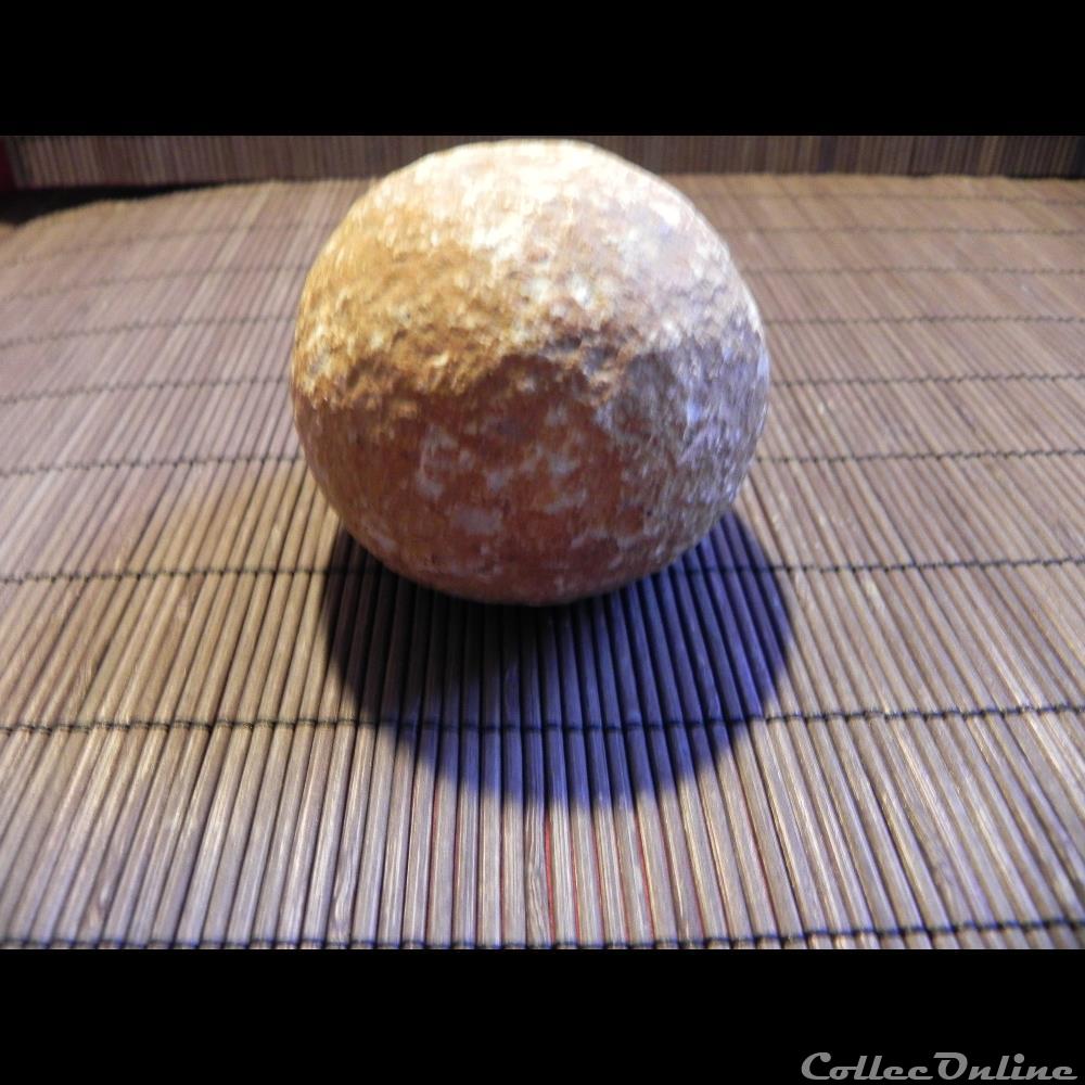 poids sphérique en pierre calcaire antique europe poids spherique en pierre calcaire