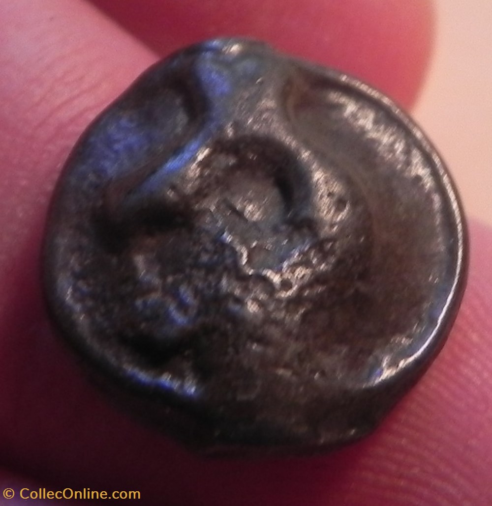 monnaies antiques celtes potin turons a la tete diabolique monnaie inspiration lunaire