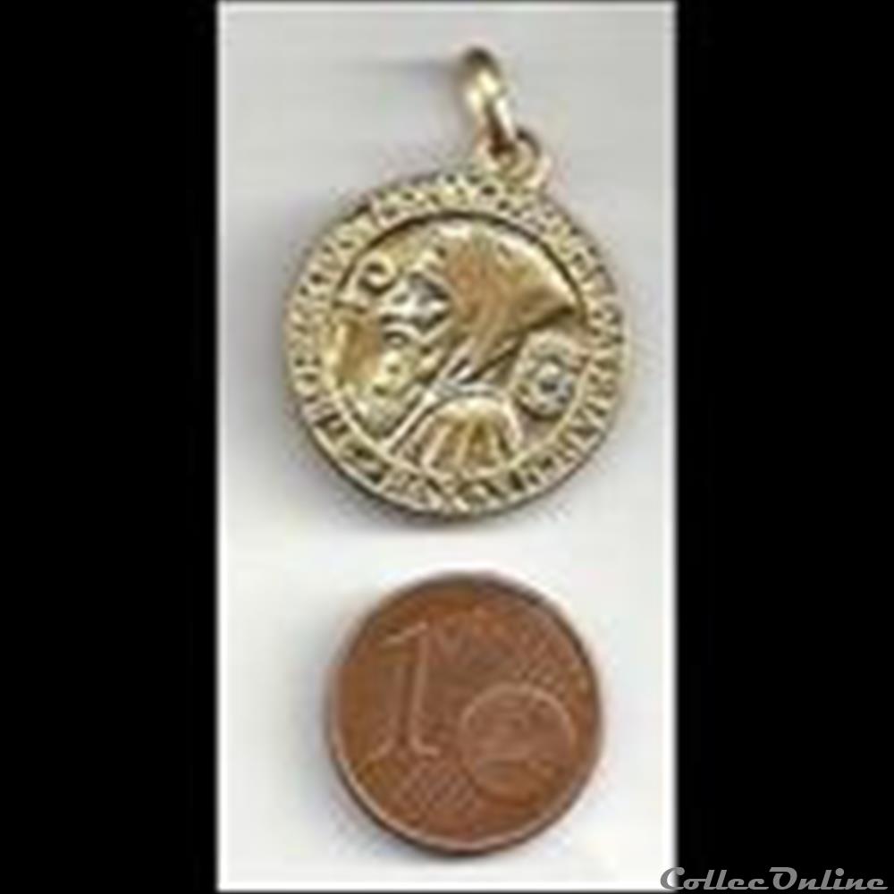 religieuse mandat territoriaux medaille de saint benoit