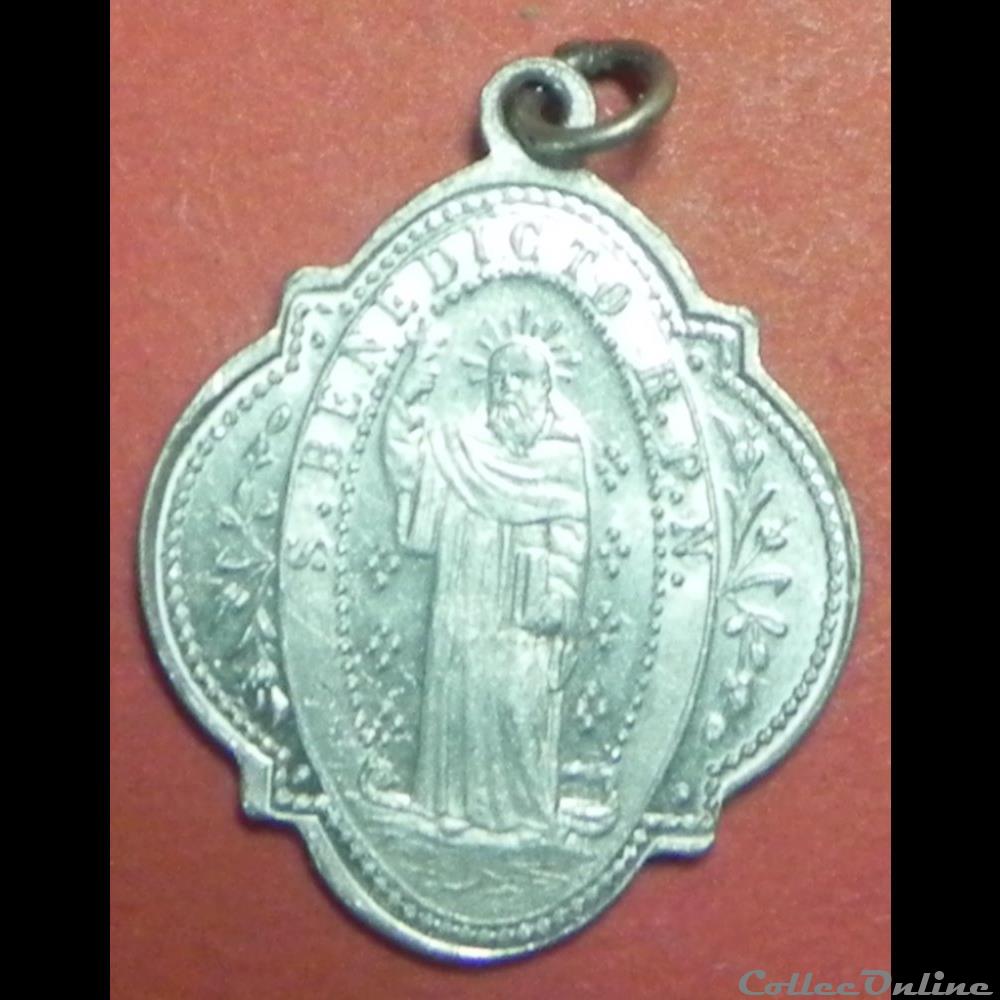 médaille de saint Benoit religieuse medaille de saint benoit