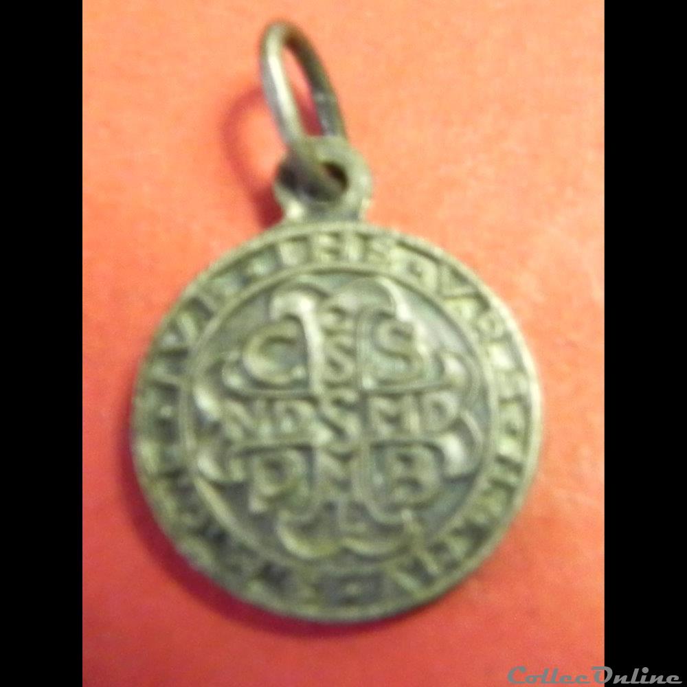 médaille de Saint Benoit 3 religieuse mandat territoriaux medaille de saint benoit