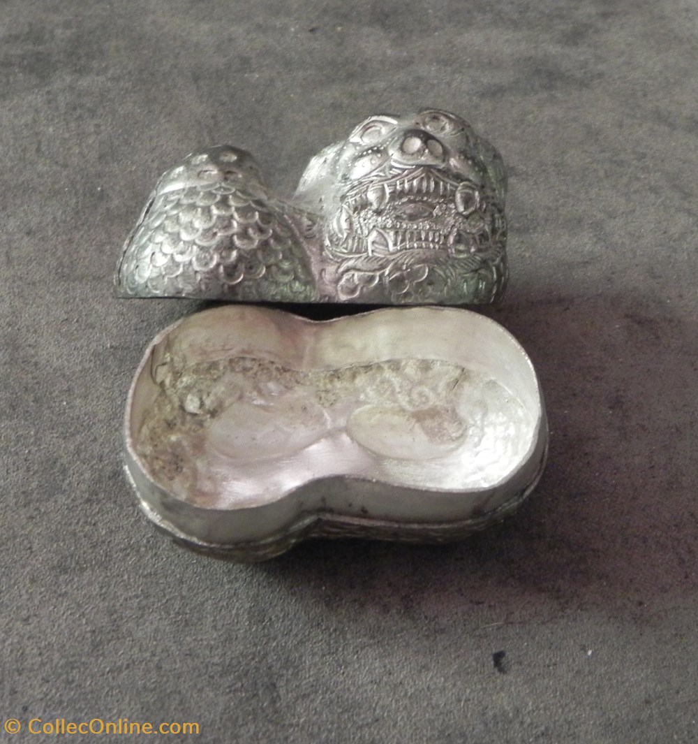 art antiquites oriental petite boite argent tibet chien fo