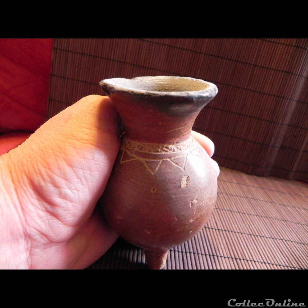 art antiquite archeologie amerique petit vase tripode terre cuite