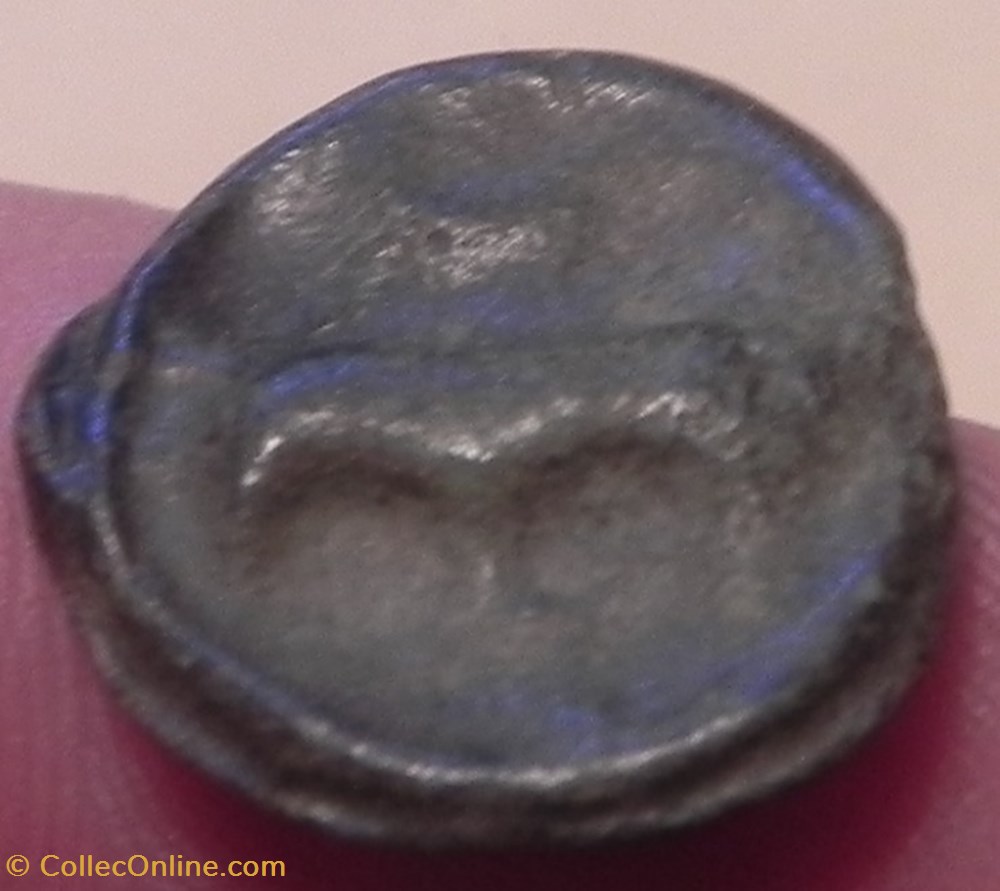 monnaies antiques celtes potin turons a la tete diabolique monnaie inspiration lunaire