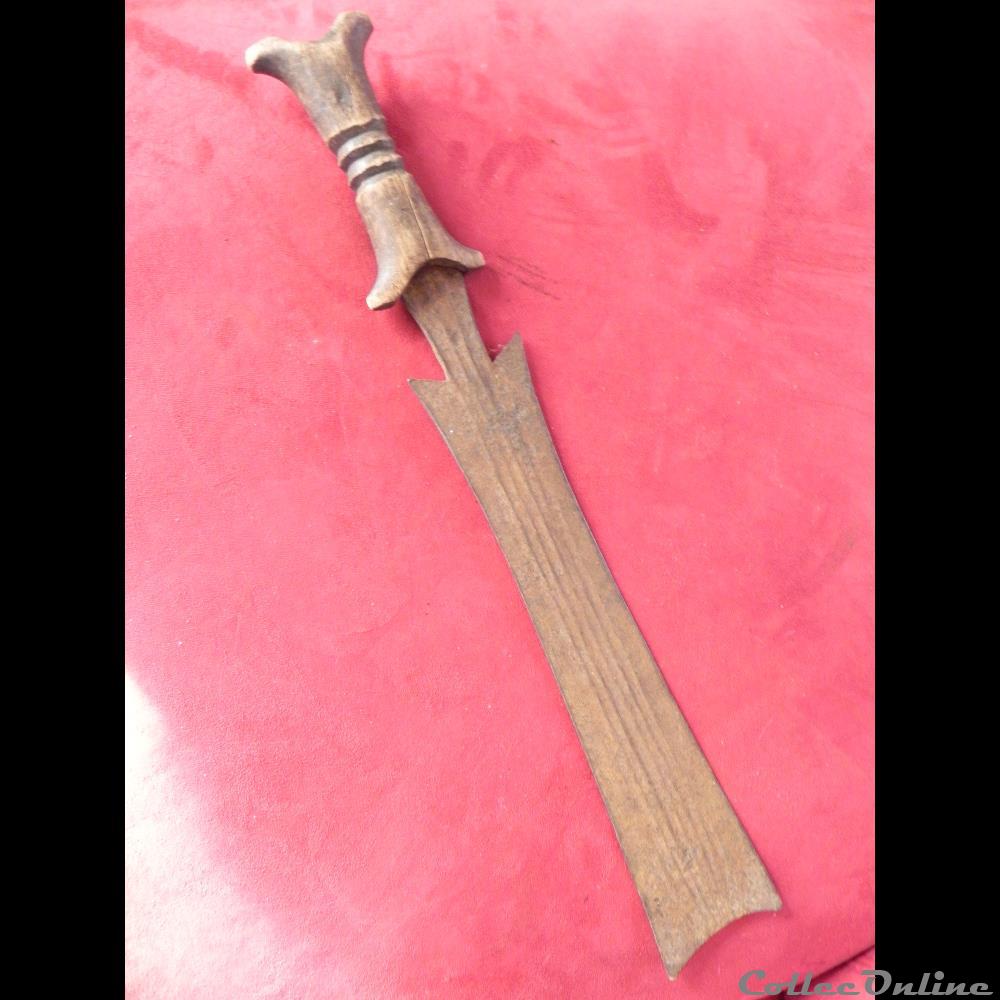 pré-monnaie Bamiléké Cameroun fer arme blanche primitive romaine pre monnaie bamileke cameroun fer arme blanche