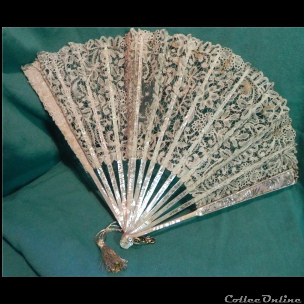 vetement et accessoire eventail nacre fin xviii eme grande taille