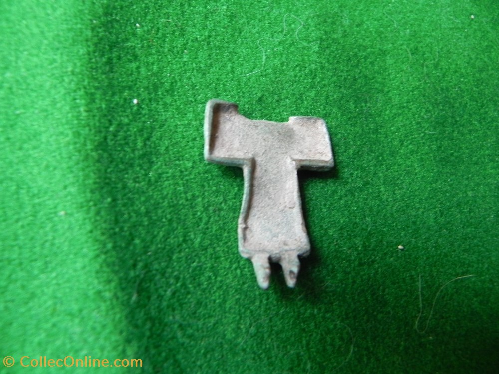 croix reliquaire provenant du champs de bataille de Nicopolis art antiquite europe croix reliquaire provenant du champs de bataille de nicopolis