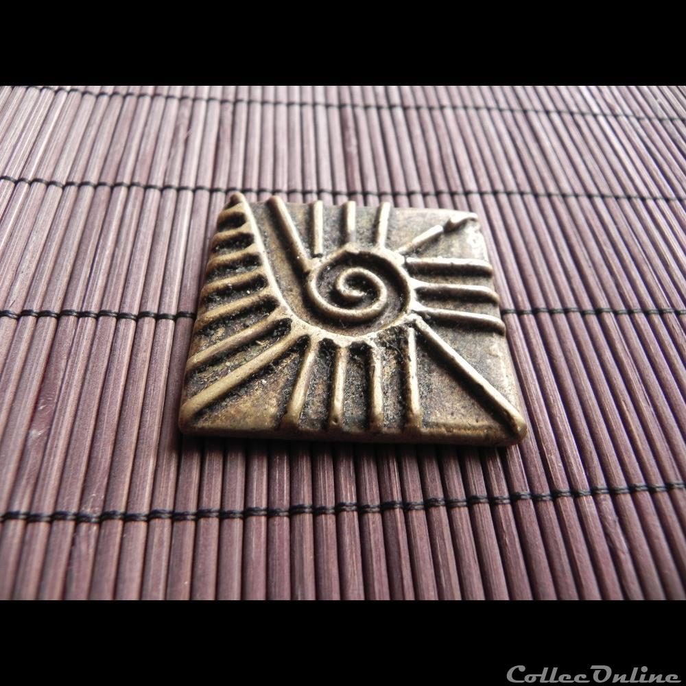 europe poids a or forme geometrique akan