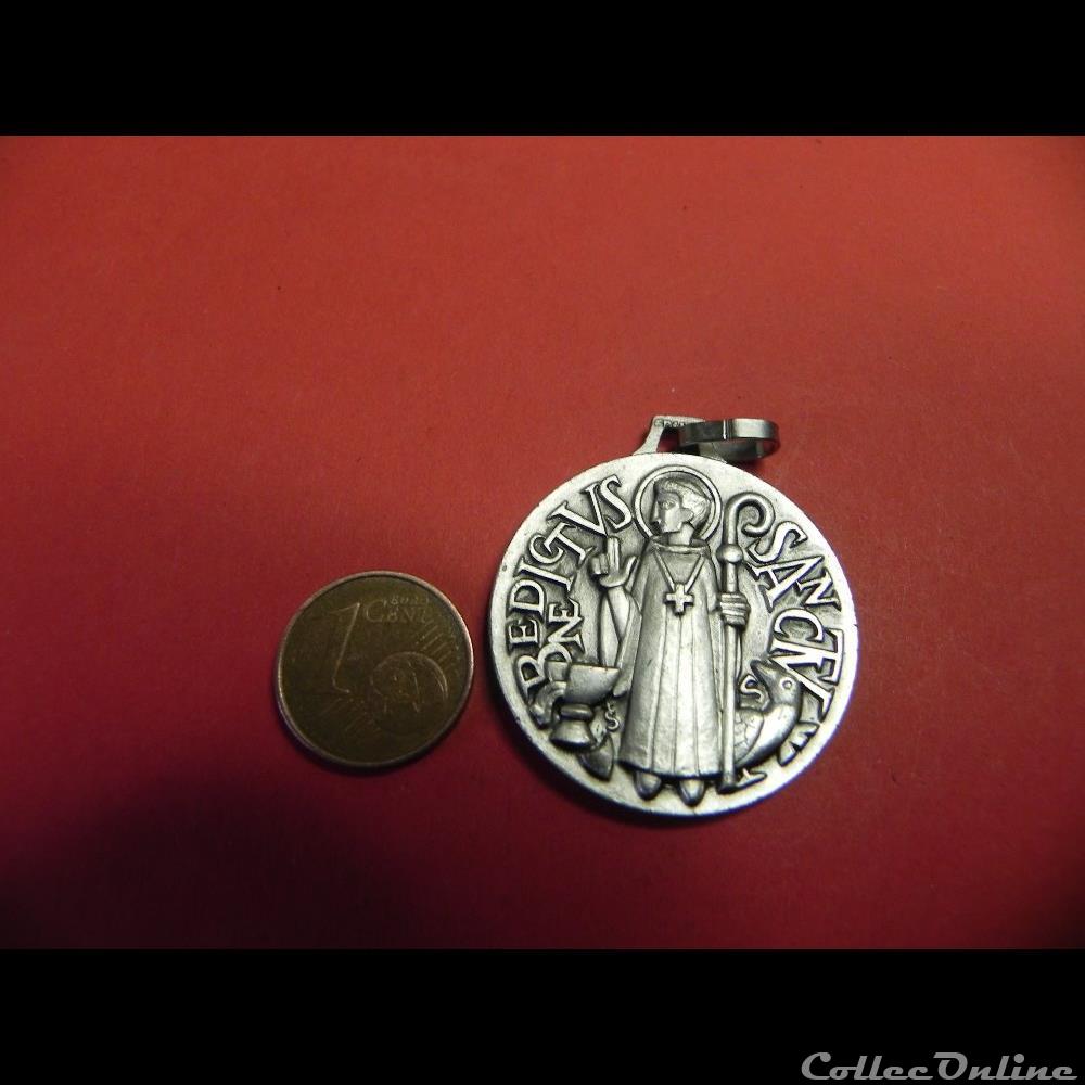 médaille de Saint Benoît 2 religieuse mandat territoriaux medaille de saint benoit