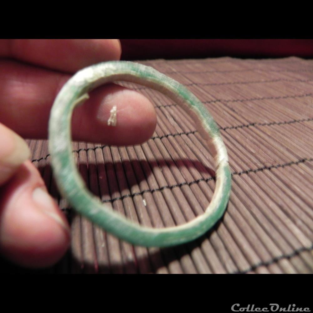 art antiquite archeologie europe bracelet verre vert