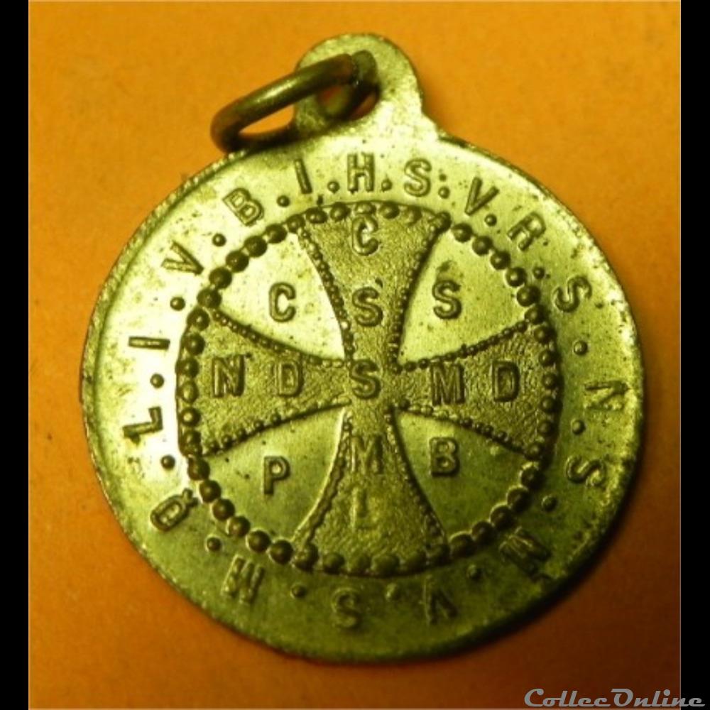 La médaille de Saint Benoît. 19éme S religieuse la medaille de saint benoit 19eme s