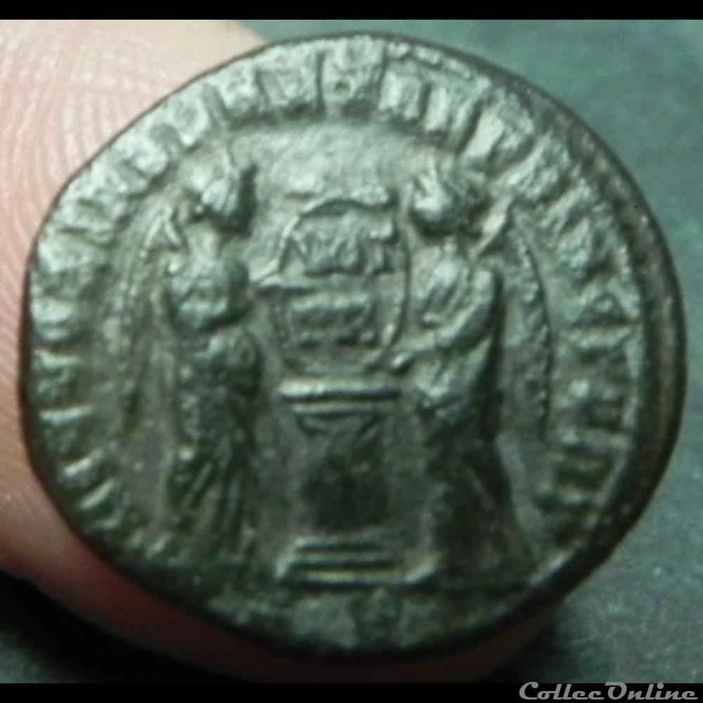 constantin I VICTORIAE LAETAE PRINC PERP/ VOT 3 monnaie antique romaine constantin i victoriae laetae princ perp vot