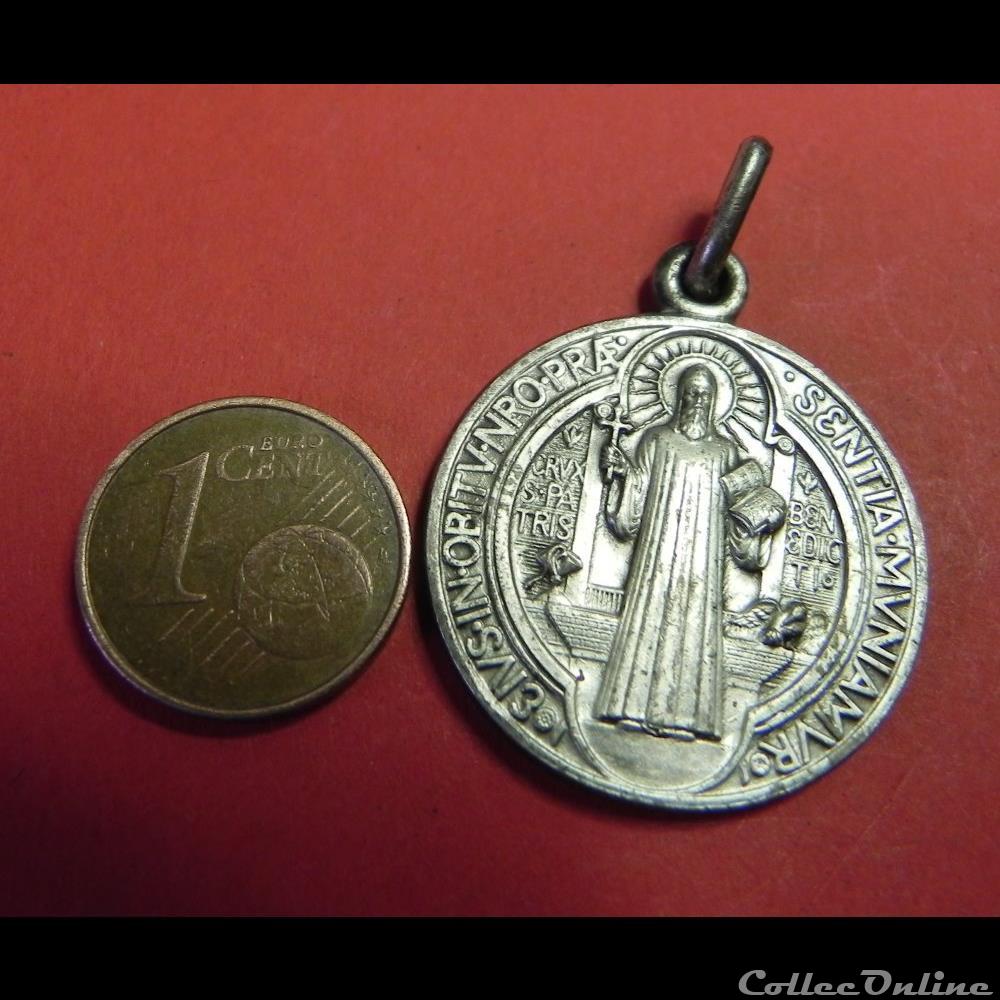 médaille officielle de Saint Benoit 2 religieuse mandat territoriaux medaille officielle de saint benoit