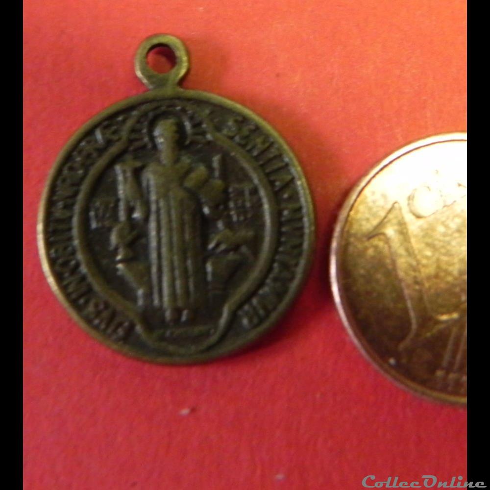 religieuse mandat territoriaux medaille de saint benoit