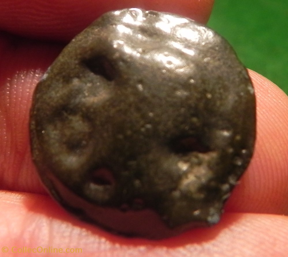 monnaies antiques celtes potin turons a la tete diabolique monnaie inspiration lunaire