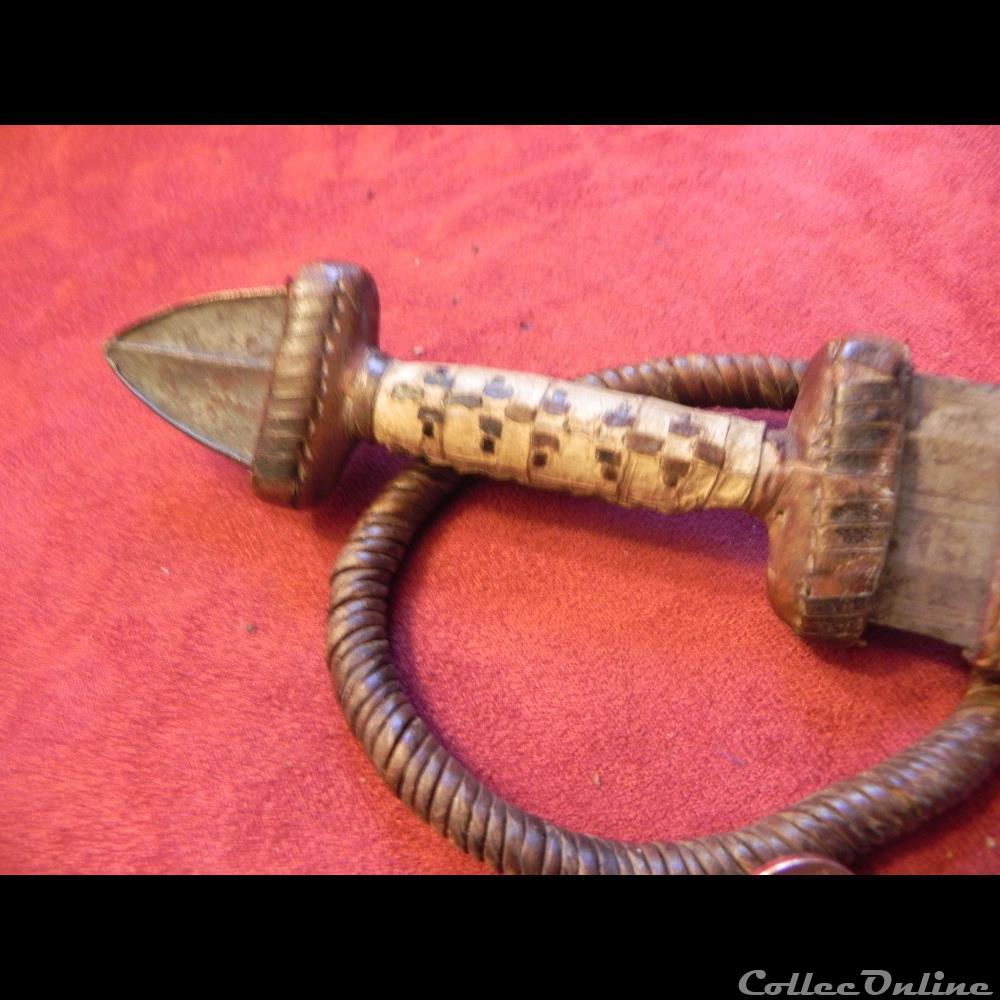 militarium arme blanch mandat territoriaux poignard feminin de bras du tchad de ethnie toubou ou poignard touareg d agadez niger