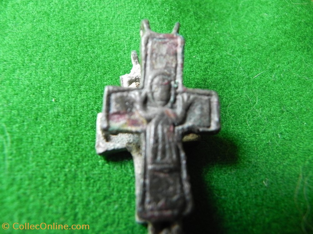 croix reliquaire provenant du champs de bataille de Nicopolis 3 art antiquite europe croix reliquaire provenant du champs de bataille de nicopolis