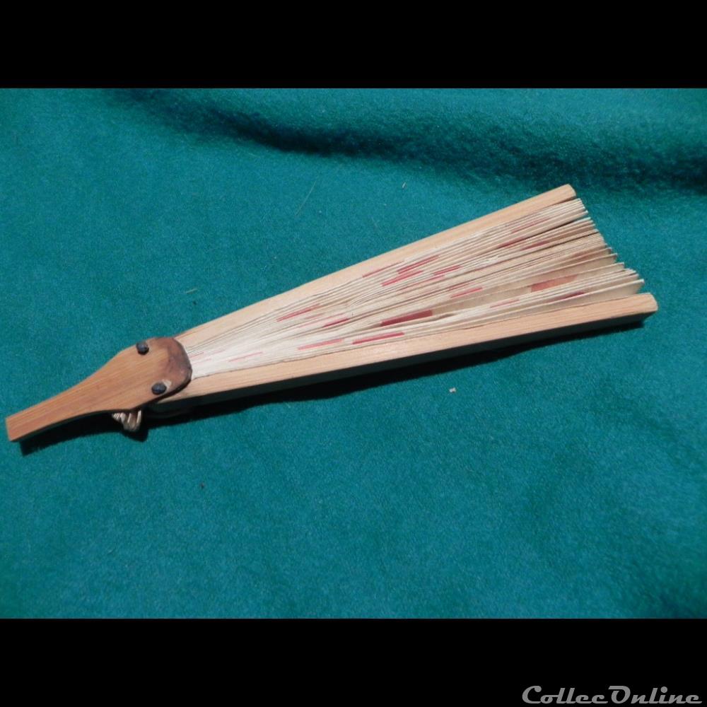 vetement accessoire eventail xx eme papier et bois