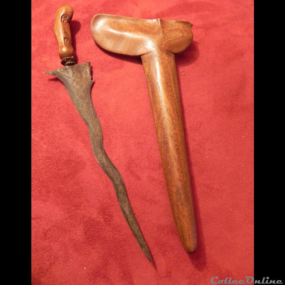 ancien couteau kriss damassé 3 militarium arme blanch mandat territoriaux ancien couteau kriss damasse