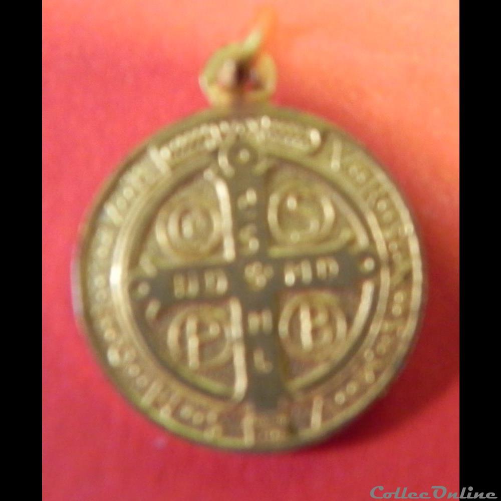 médaille de Saint Benoit religieuse mandat territoriaux medaille de saint benoit