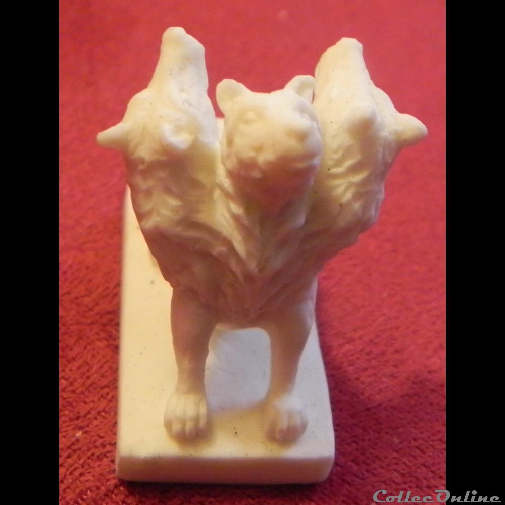 autre archeologie europe miniature divinite antique cerbere