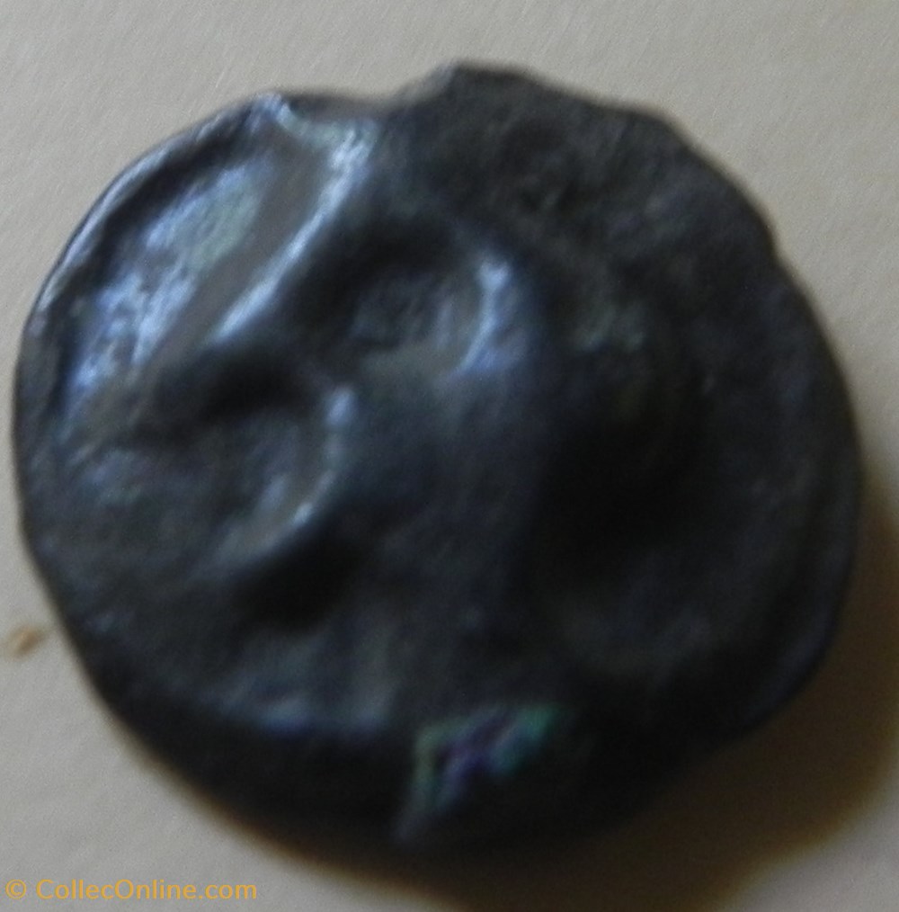 monnaies antiques celtes potin turons a la tete diabolique monnaie inspiration lunaire