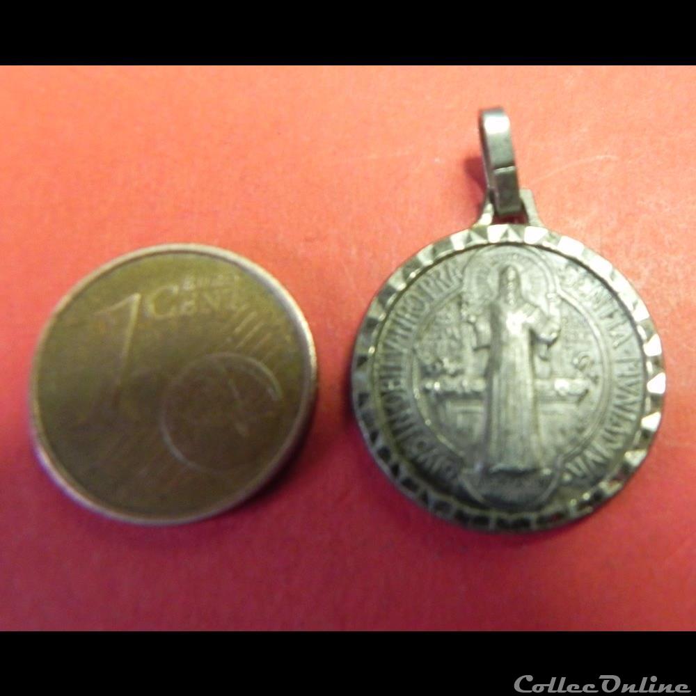 religieuse mandat territoriaux medaille de saint benoit