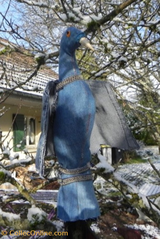 Sculpture zoomorphe oiseau en tissu 3 art antiquites sculptures tissus sculpture zoomorphe oiseau en tissu