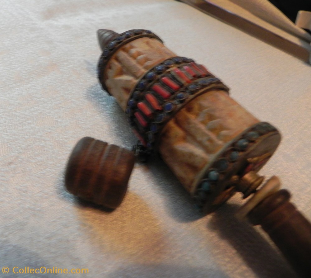 moulin à prière tibétain os et perles. 3 art antiquites oriental moulin a priere tibetain os et perles
