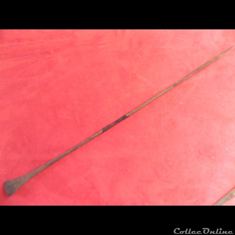 pré-monnaies de fer arme de jet primitive afrique pre monnaies de fer arme de jet