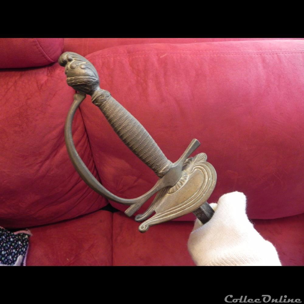 EPEE REGLEMENTAIRE FRANCAISE D’OFFICIER – FIN XVIIIème – EPOQUE REVOLUTIONNAIRE A POMMEAU EN CASQUE 2 militarium arme blanch mandat territoriaux epee reglementaire francaise d officier fin xviiieme epoque revolutionnaire a pommeau en casque