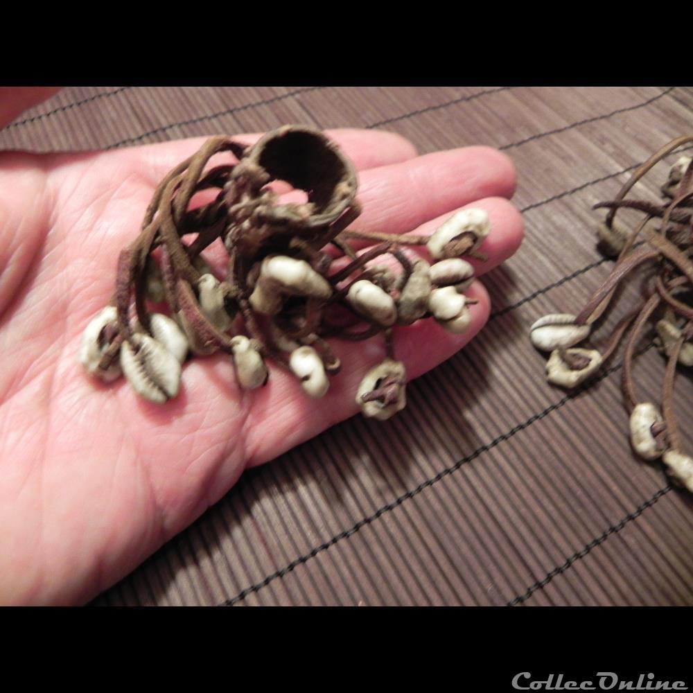 monnaie en cauris/ cuir PEUL 4 primitive afrique monnaie en cauris cuir peul