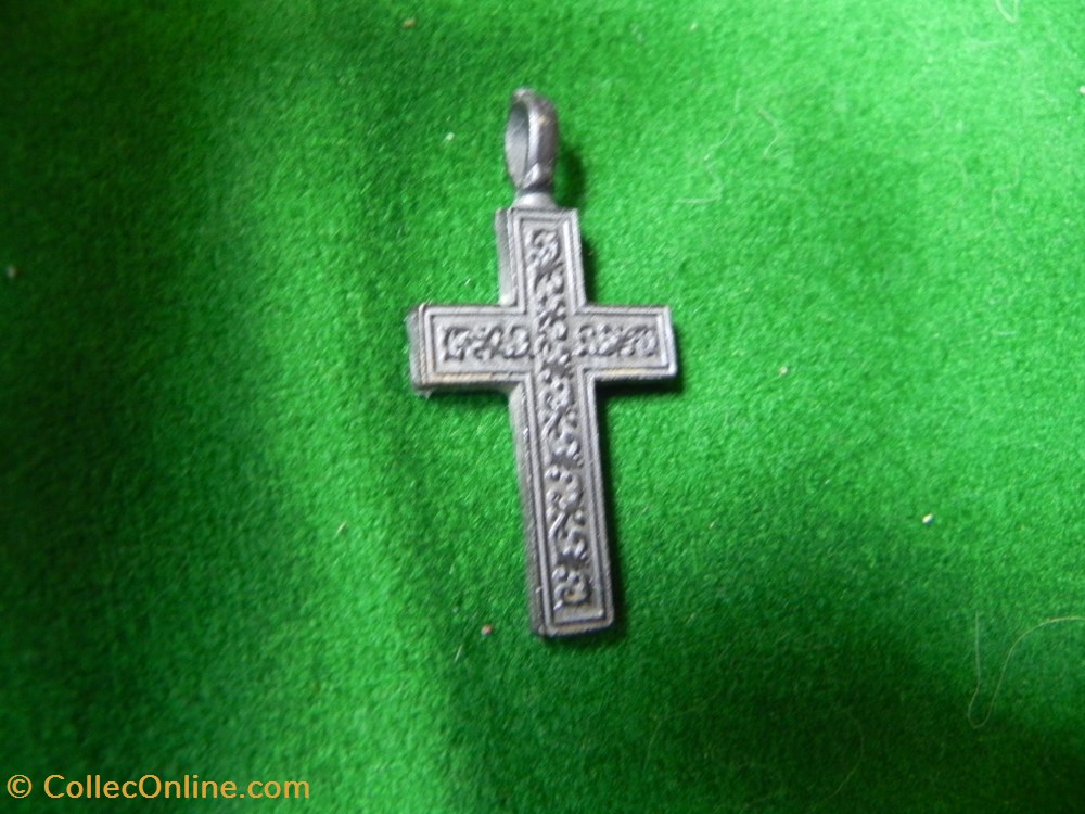 croix provenant du champs de bataille de Nicopolis art antiquite europe croix provenant du champs de bataille de nicopolis