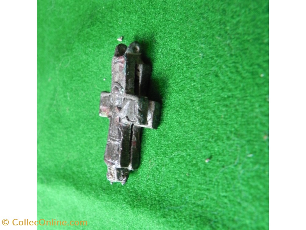 croix reliquaire provenant du champs de bataille de Nicopolis 2 art antiquite europe croix reliquaire provenant du champs de bataille de nicopolis