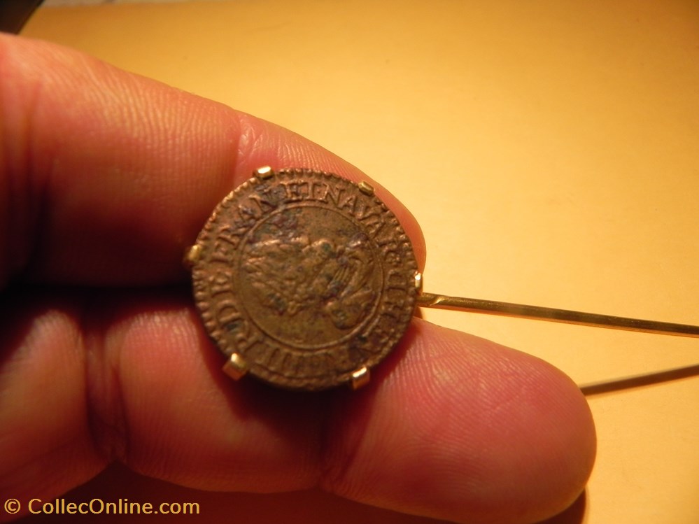 épingle à cravate double tournois Henri IIII monnaies europe medievale epingle a cravate double tournois henri iiii