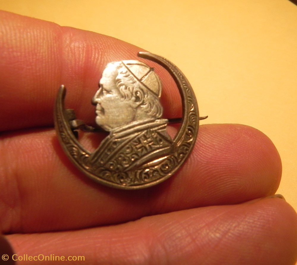 monnaie Vatican 1 lira 1866 broche argent du pape Pie IX 3 monnaies monnaie vatican 1 lira 1866 broche argent du pape pie ix